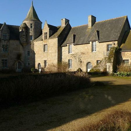 Manoir De Kerguereon Bed & Breakfast Ploubezre Екстериор снимка