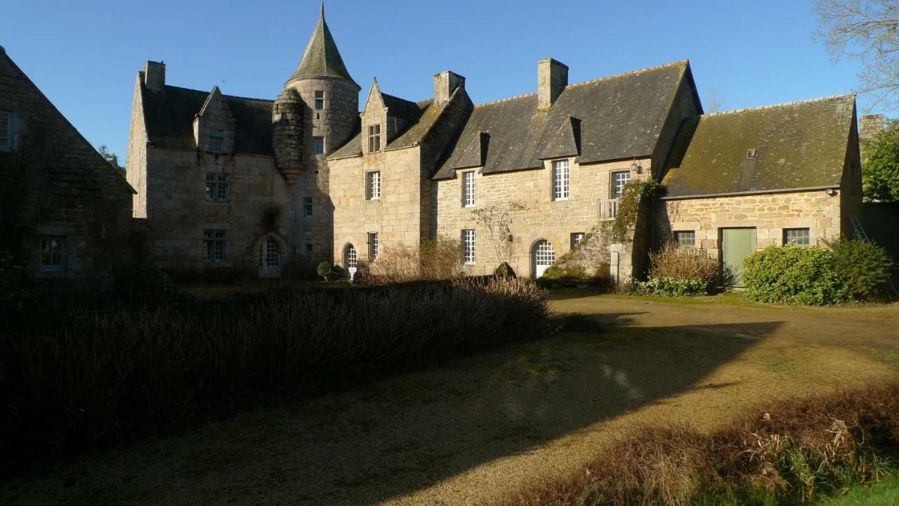 Manoir De Kerguereon Bed & Breakfast Ploubezre Екстериор снимка